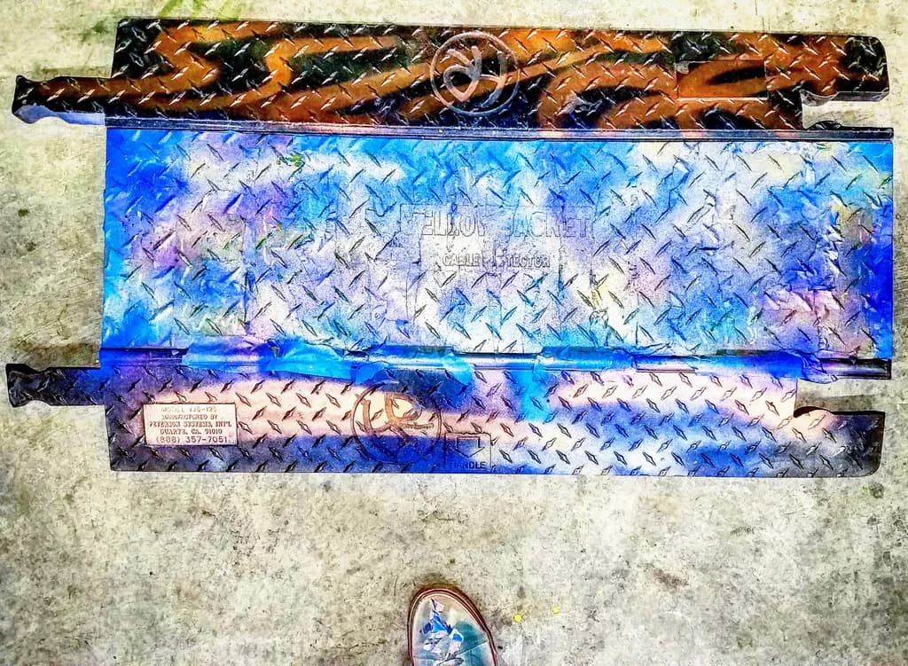 Reflective Metal Plateau