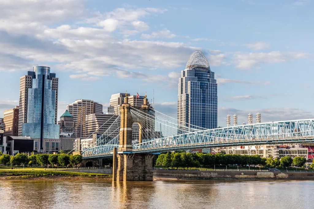Urban Serenity: The Enigmatic Beauty of Cincinnati's Skyline at Dusk