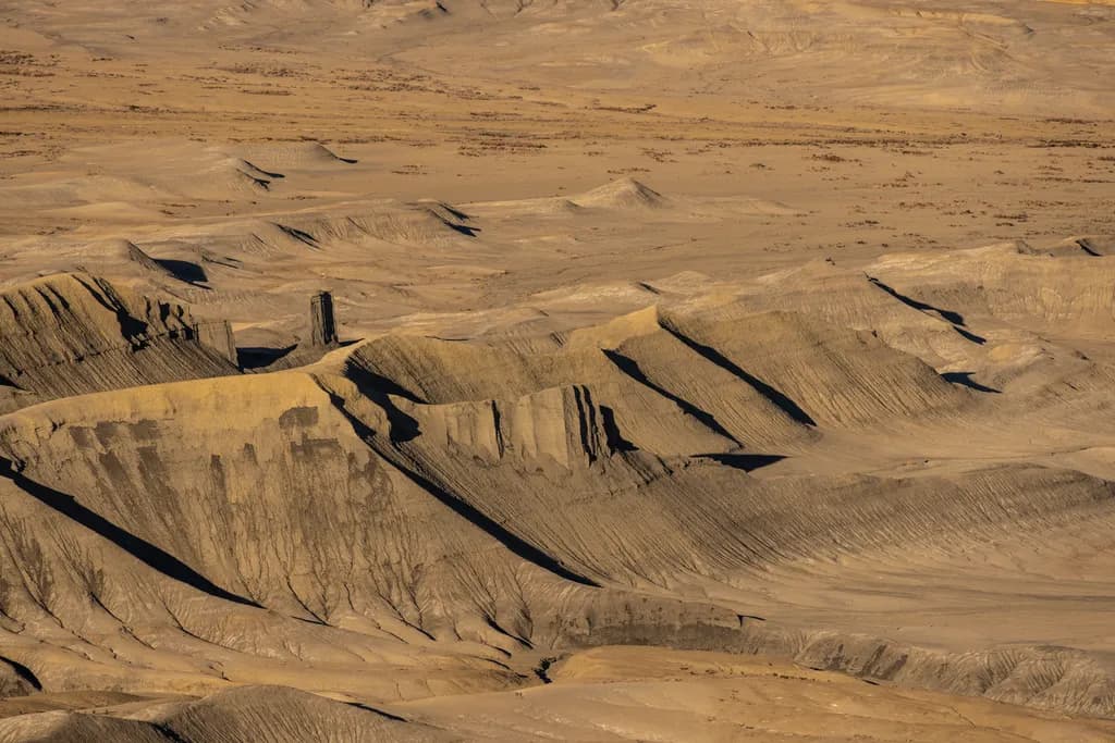 Whispers of the Arid Terrain: A Desert Landscape Unveiled