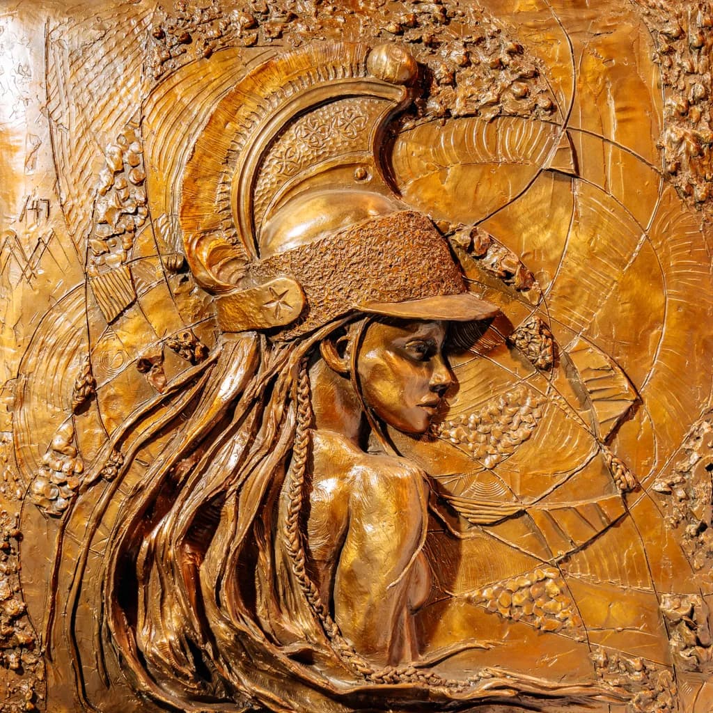 Warrior's Elegance: A Bronze Tribute to Strength and Grace