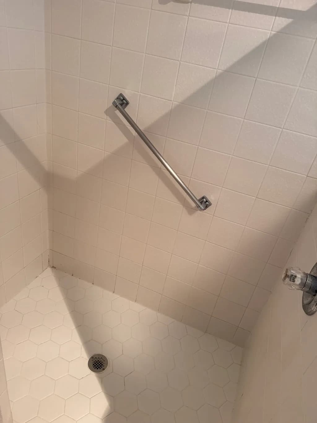 Silent Hexagon Shower