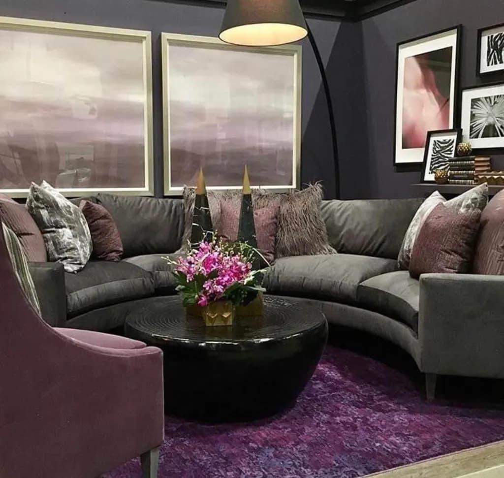 Elegant Serenity: A Cozy Corner of Modern Comfort and Artistic Flair