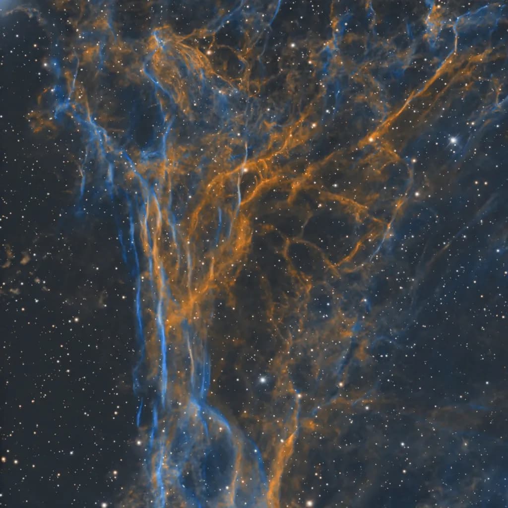Pickering's Triangle in Hubble palette (SHO)