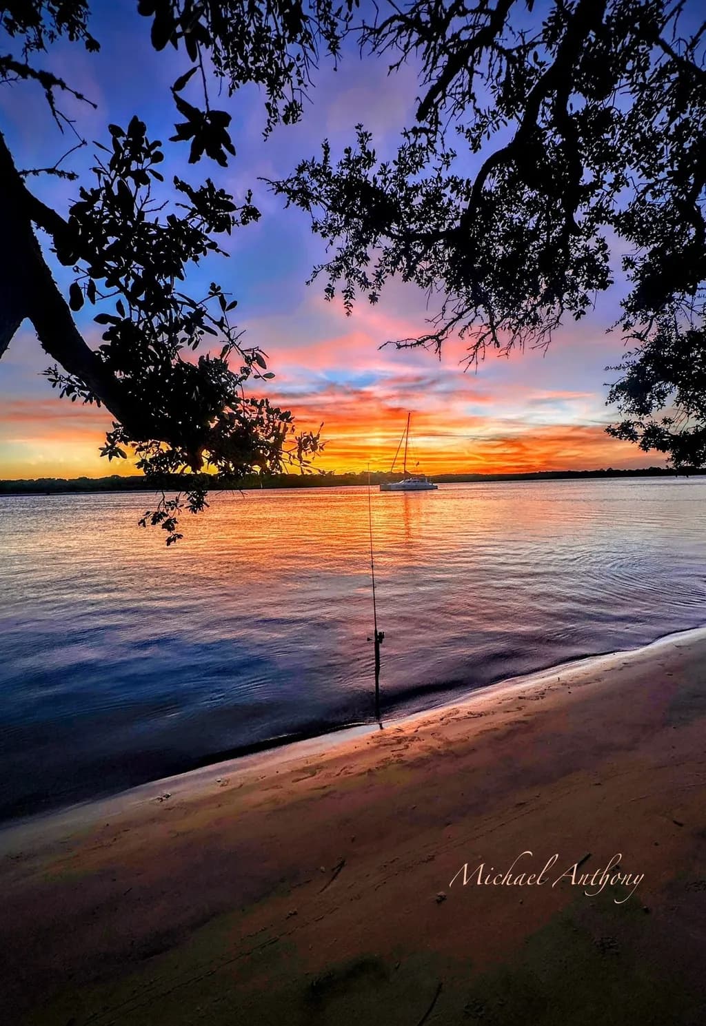Serene Sunset Reflections: A Tranquil Landscape by the Water