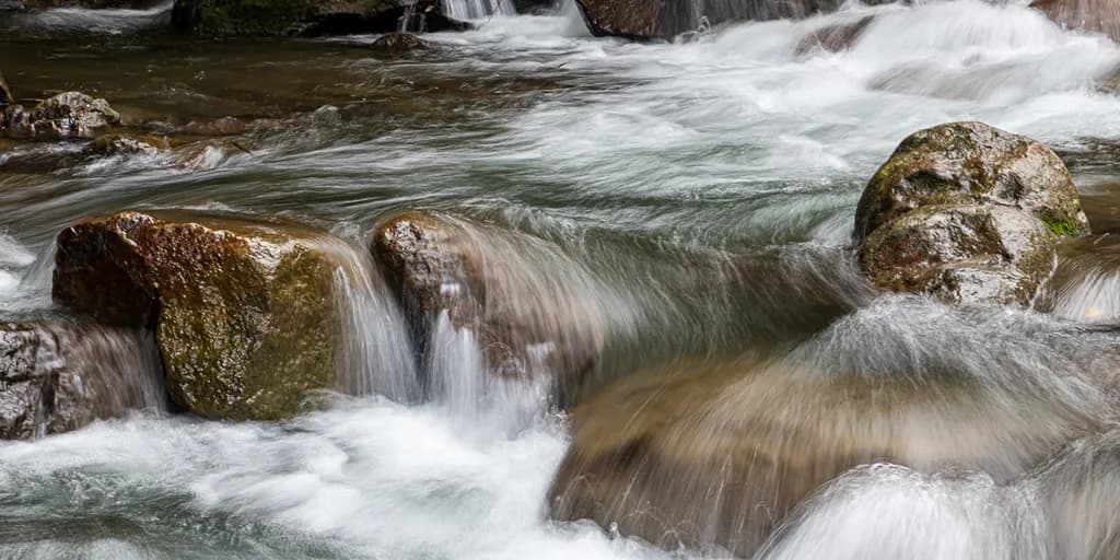 Flowing Stones