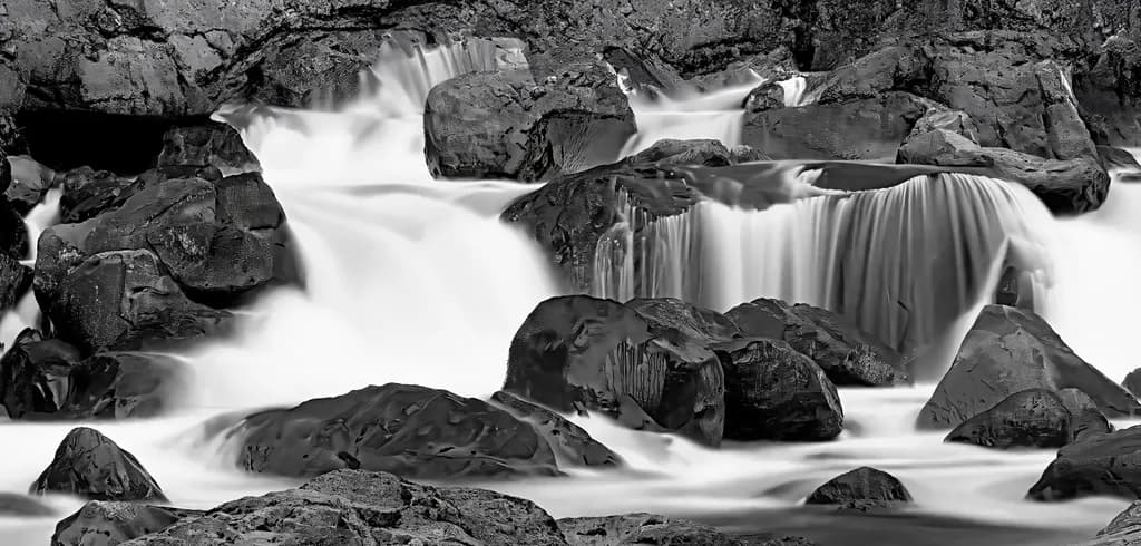 Water and Rocks Flow