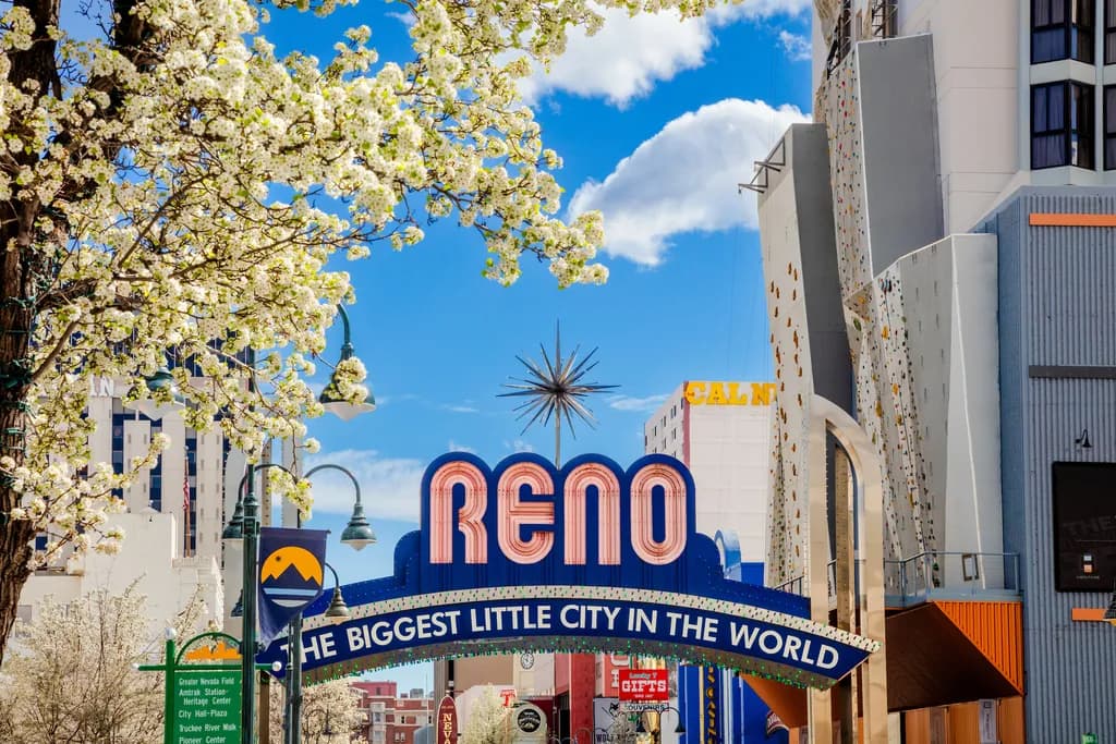 Reno Arch Glow