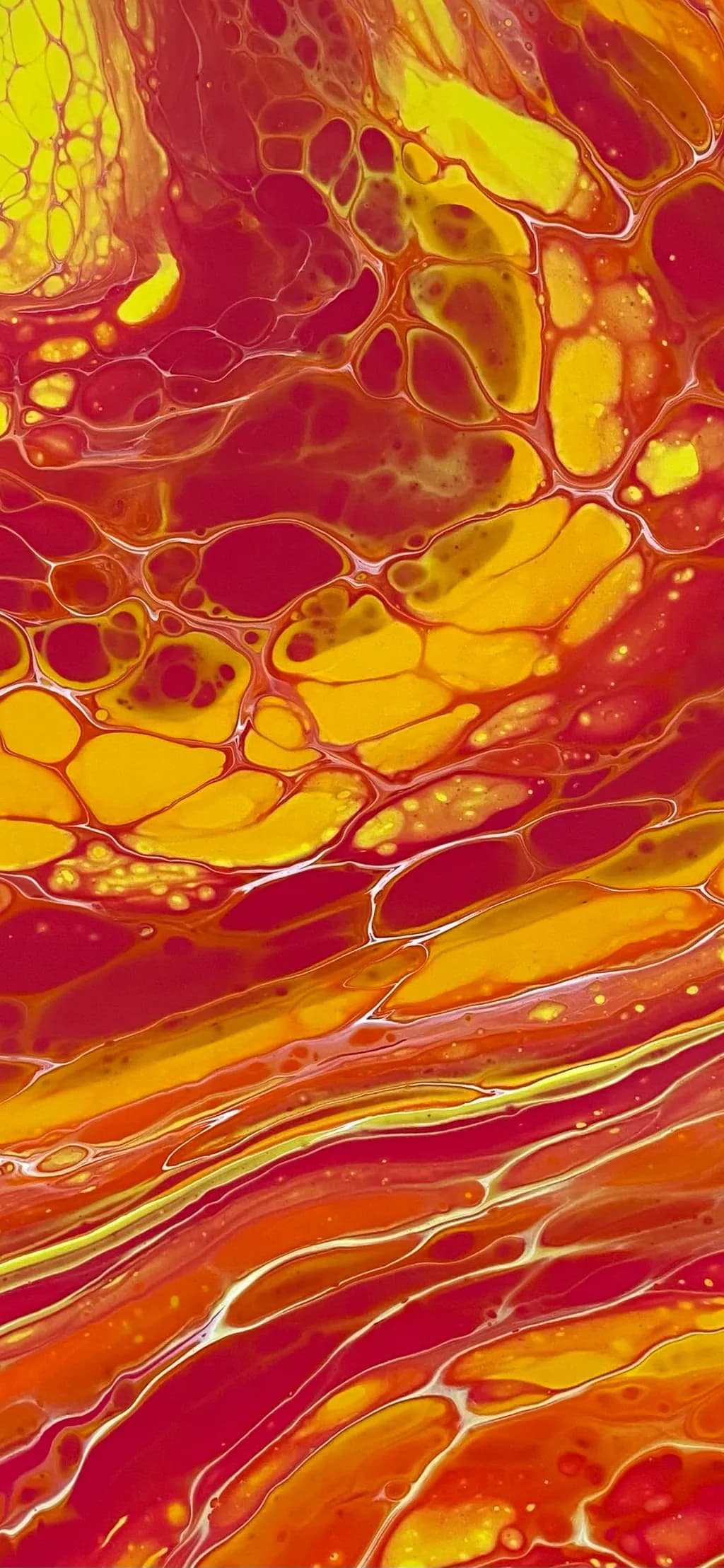 Radiant Waves: A Dance of Red and Gold in Fluid Artistry