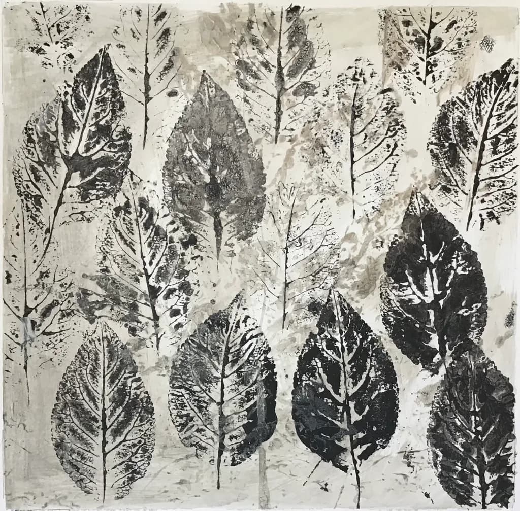 Monochrome Leaves Pattern