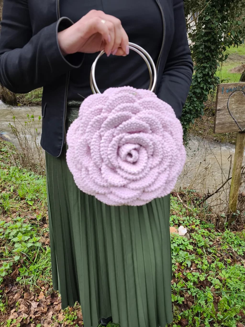 Blossom Elegance: Handcrafted Pink Floral Bag for Fashion Enthusiasts