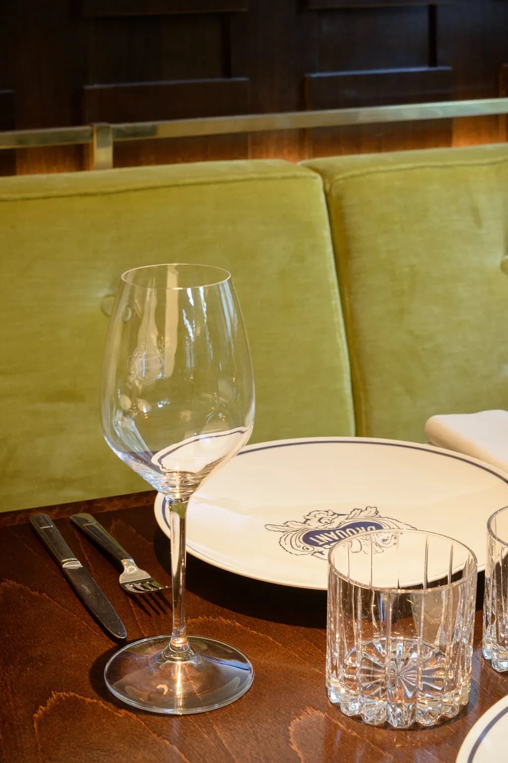 Elegant Dining: A Moment of Anticipation in a Cozy Setting