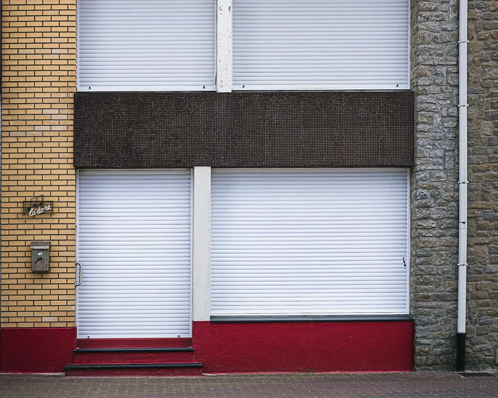 Closed Facade