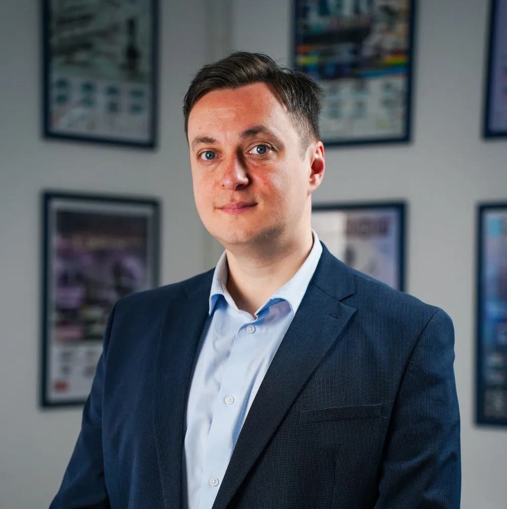 Confident Presence: A Portrait of Professionalism in a Modern Setting