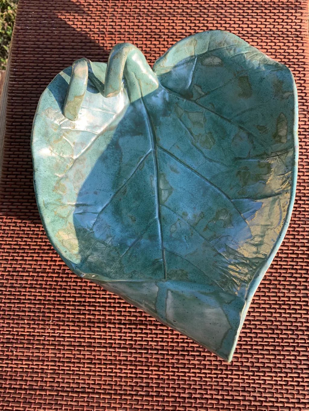 Leafy Serenity: A Textured Green Ceramic Bowl for Nature-Inspired Decor