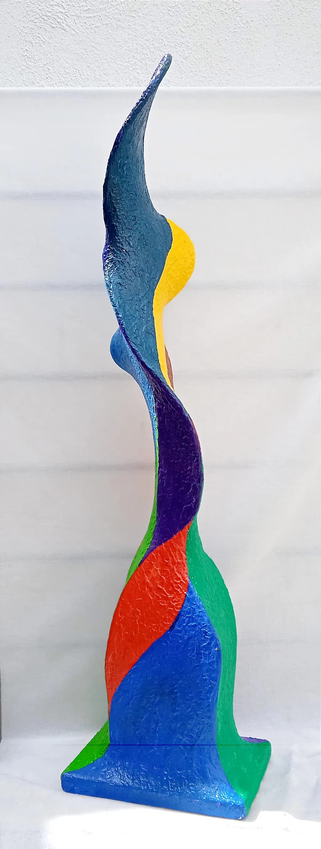 Vibrant Curves: A Colorful Dance of Form and Emotion in Abstract Sculpture