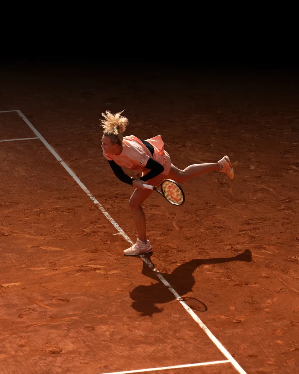 Dynamic Serve: The Art of Competition on Clay Courts