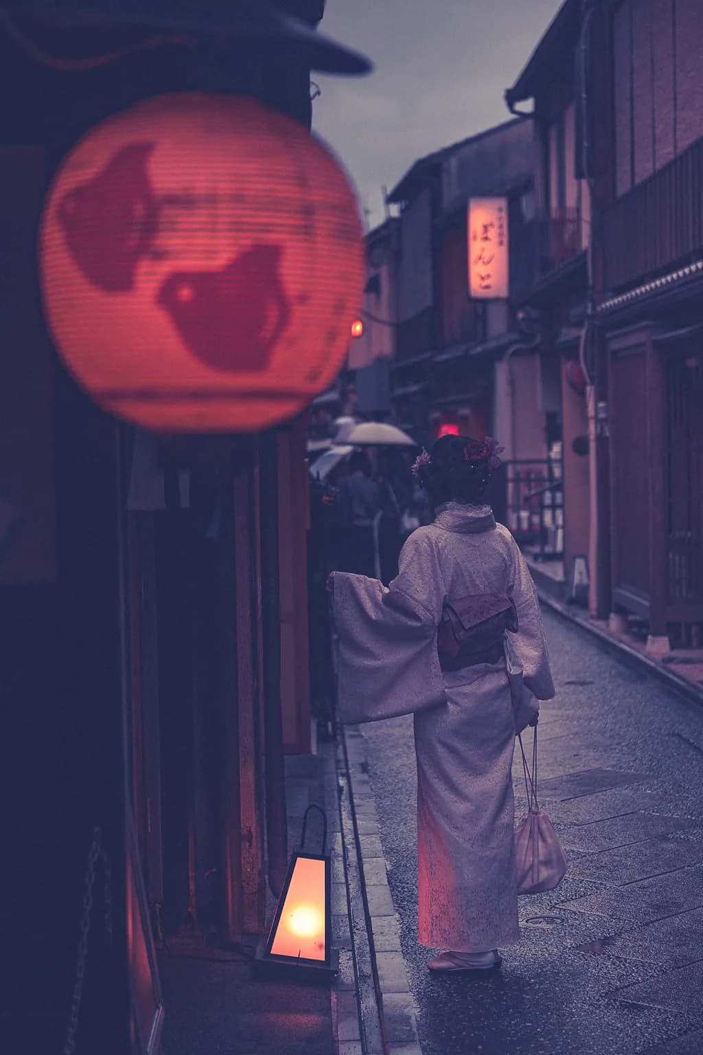 Whispers of Kyoto: A Serene Evening Stroll Through Lantern-Lit Streets