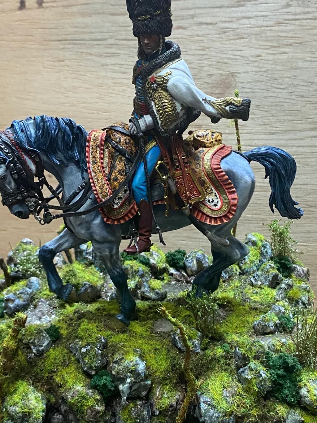 Majestic Cavalry Commander: A Detailed Figurine of Historical Valor