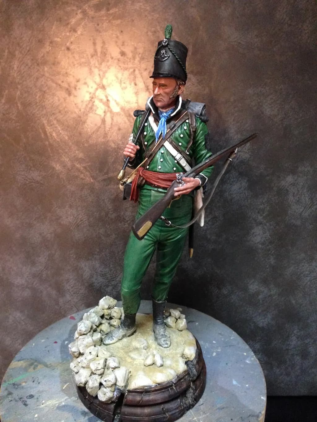 Majestic Green Soldier: A Detailed Figurine of Historical Valor