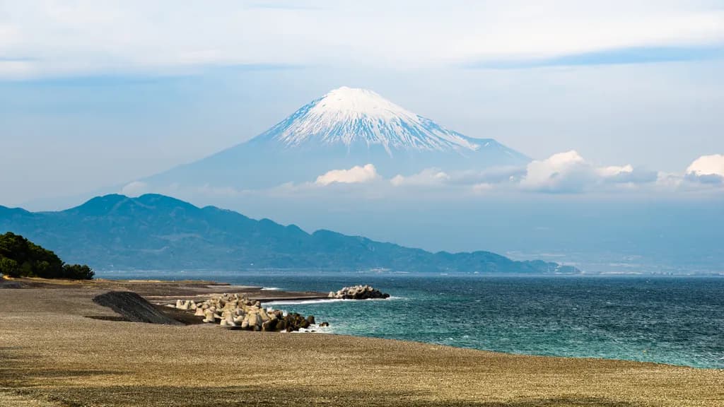 Miho-no-Matsubara Coastline