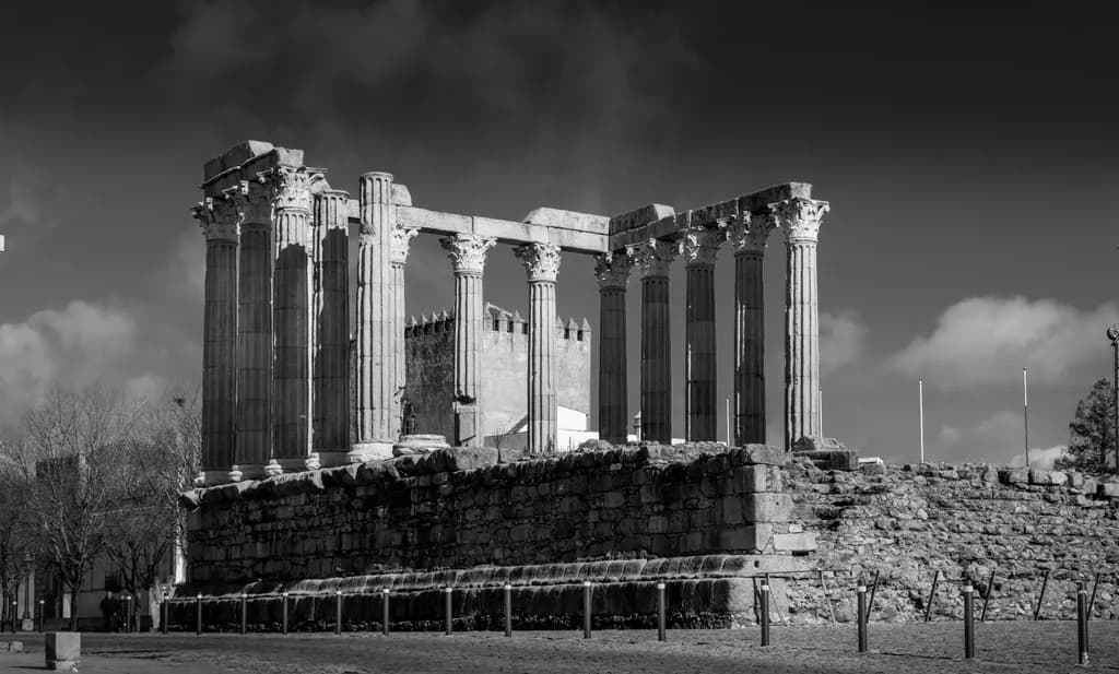 Eternal Echoes: The Majestic Ruins of Ancient Columns in Monochrome Serenity