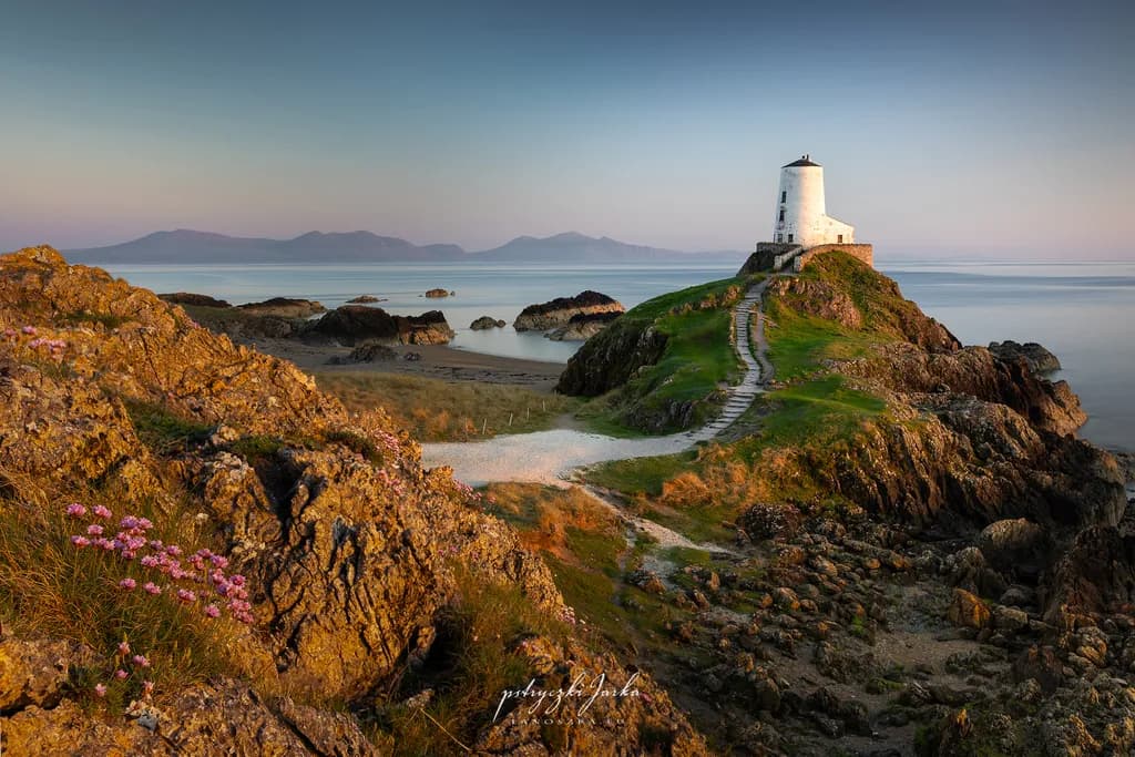 Lighthouse Serenity