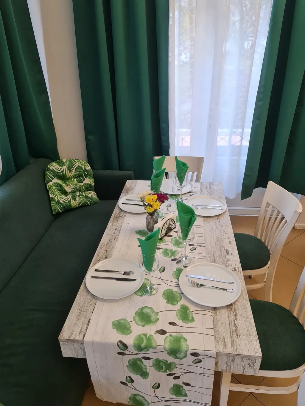 Green Harmony Dining