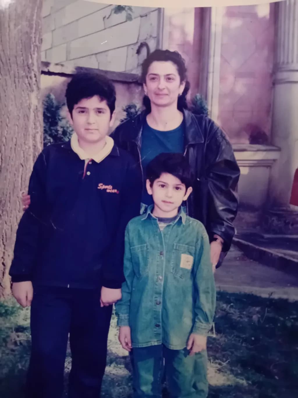 Family Ties: A Nostalgic Portrait of Childhood and Connection
