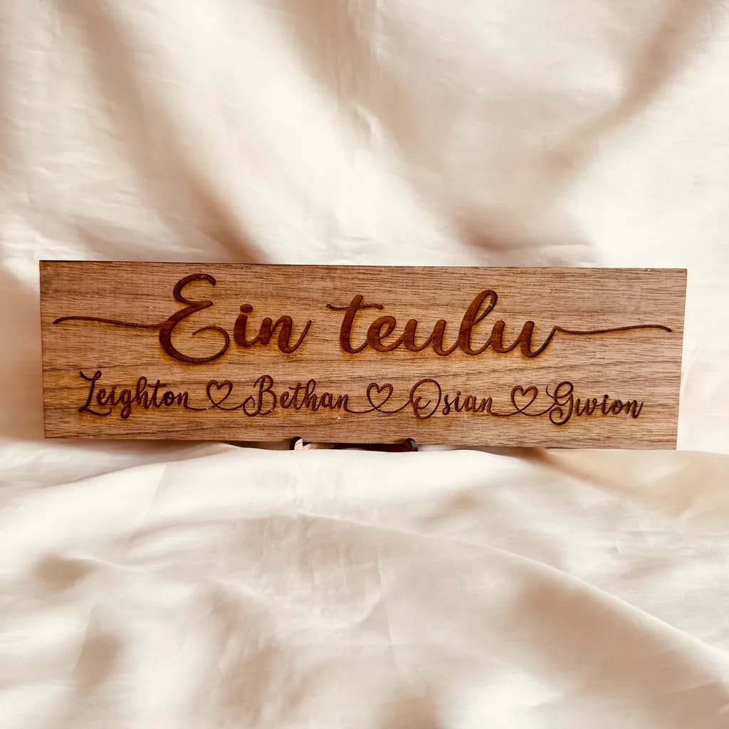 Welcoming Family Sign: "Ein Teulu" Personalized Wooden Plaque with Names Leighton, Bethan, Osian, and Gwrion