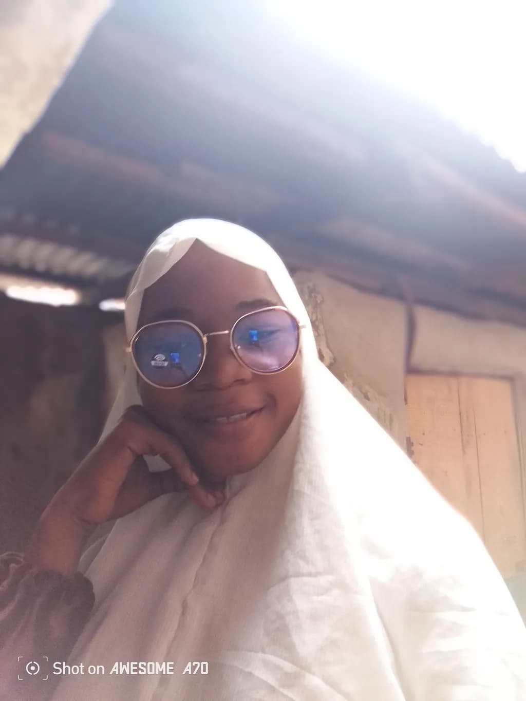 Radiant Reflections: A Portrait of Grace and Style in Everyday Life