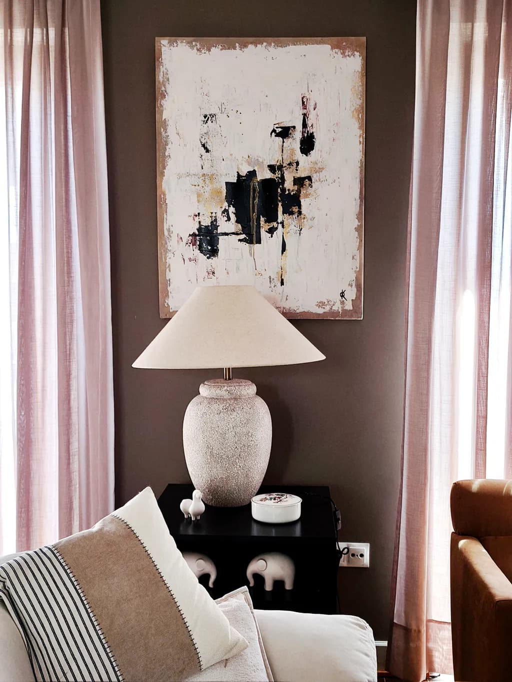 Modern Elegance: Abstract Serenity for Cozy Interiors
