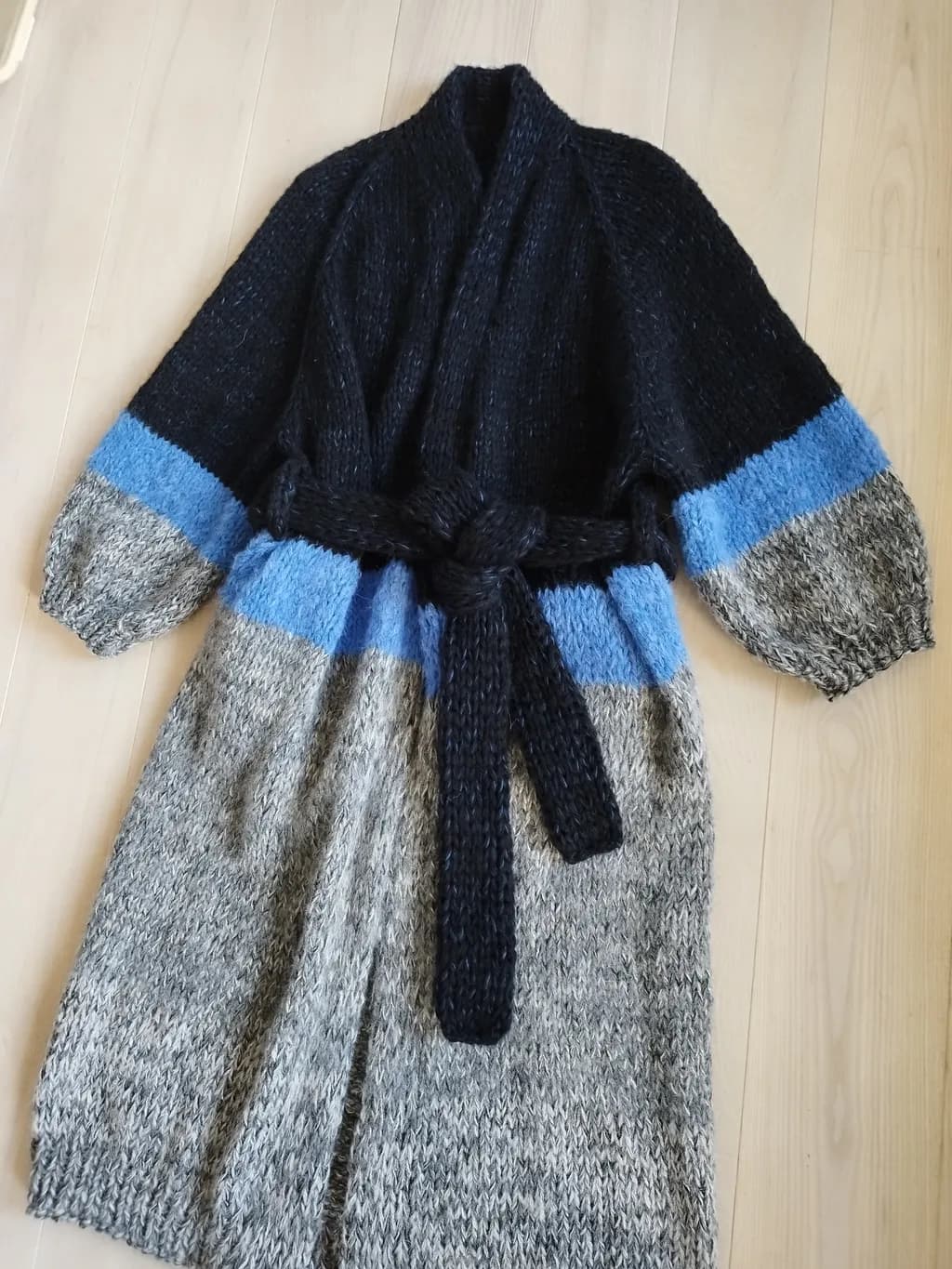 Chunked Contrast Cardigan
