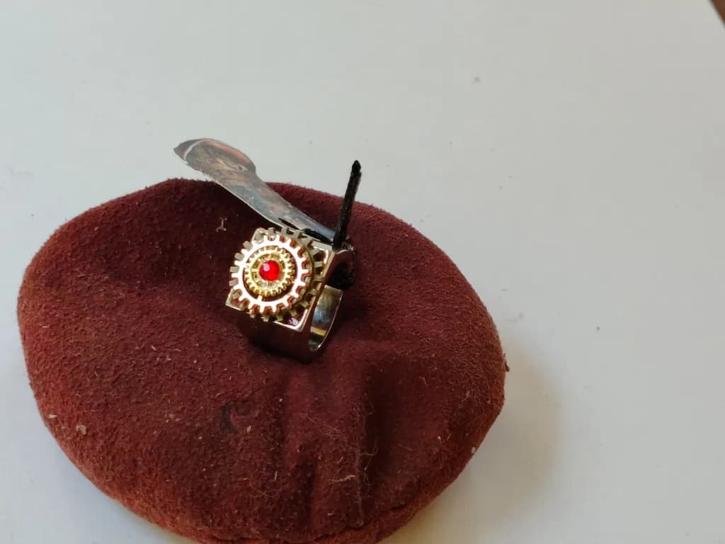 Radiant Gear: A Whimsical Touch of Vintage Charm in Jewelry Design