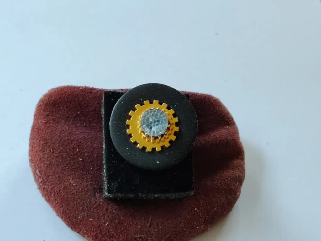 Mechanical Elegance: A Metallic Gear Accessory for the Modern Artisan