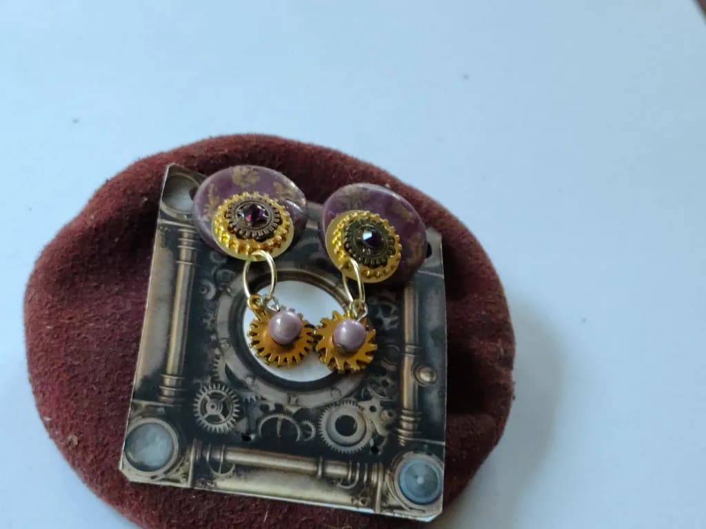 Steampunk Elegance: Whimsical Gear-Inspired Earrings with a Touch of Vintage Charm