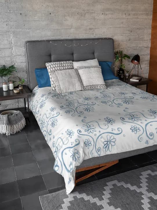 Whimsical Floral Dreams: A Serene Bedding Ensemble for Modern Spaces