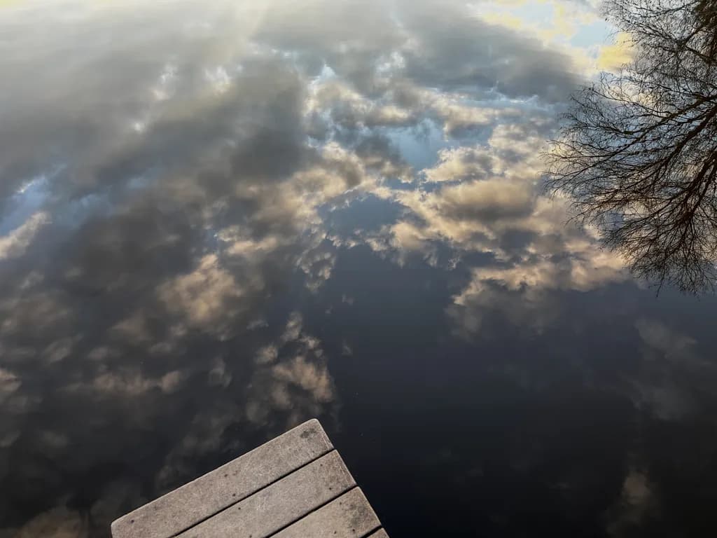 Reflections of Serenity: A Tranquil Encounter with Nature's Canvas