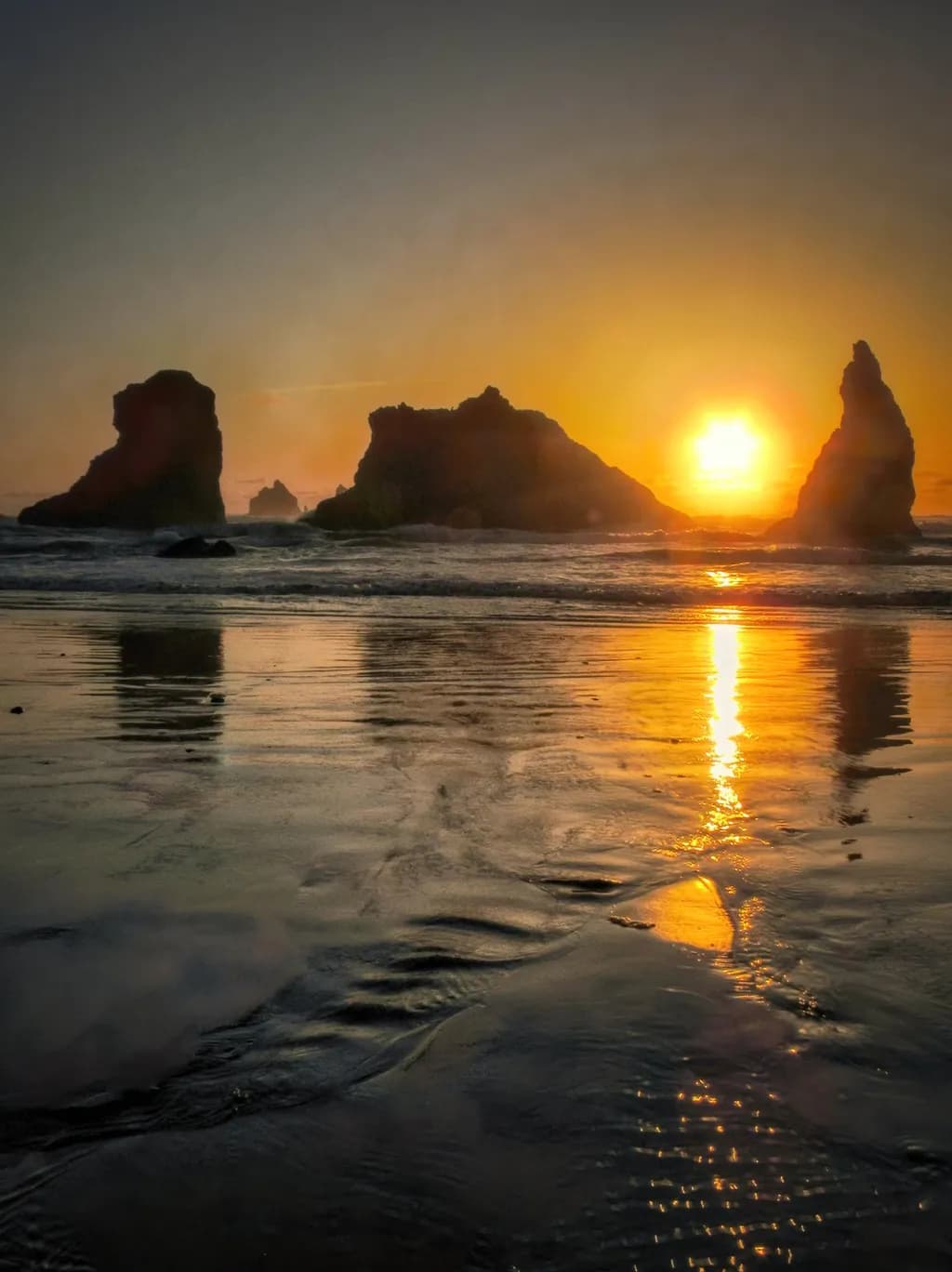 Ethereal Sunset Reflections: A Serene Coastal Landscape at Dusk