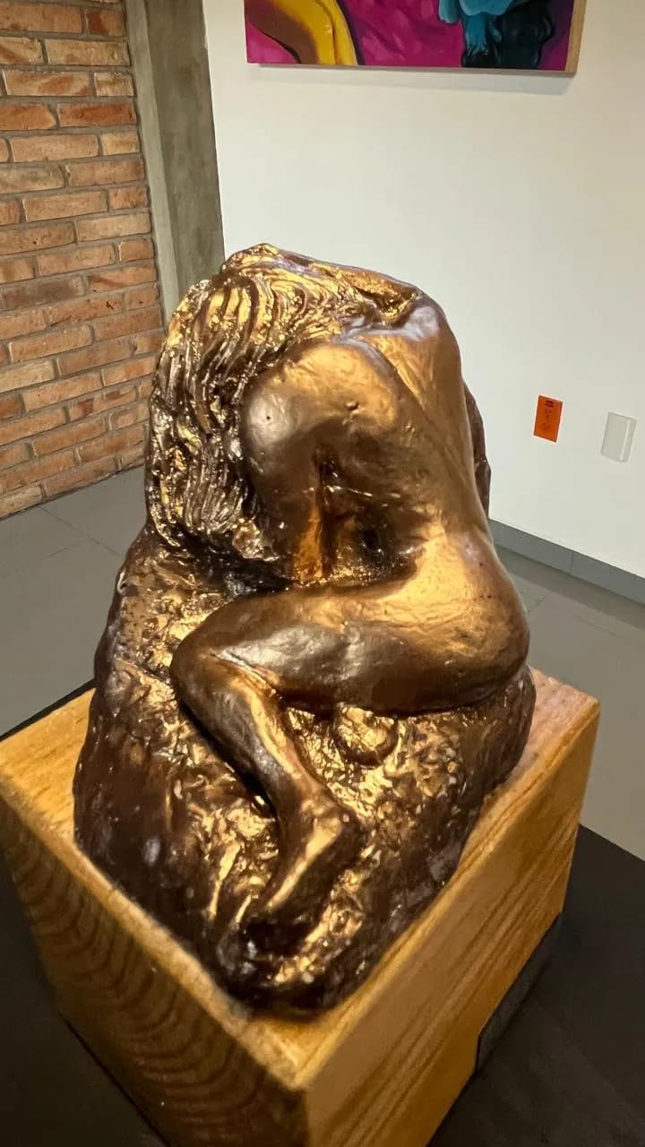 Embrace of the Abstract: A Contemporary Bronze Sculpture of Serenity