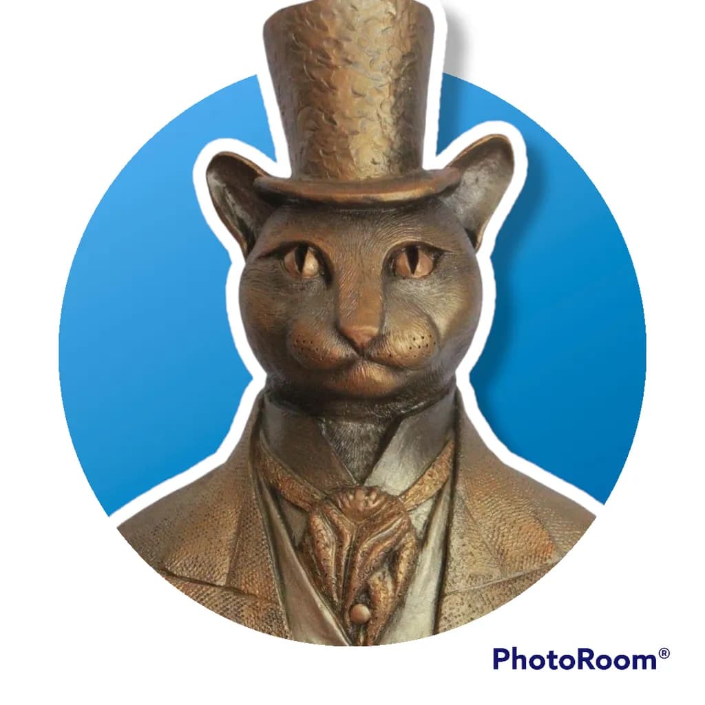 Whimsical Elegance: The Dapper Cat in a Top Hat Statue