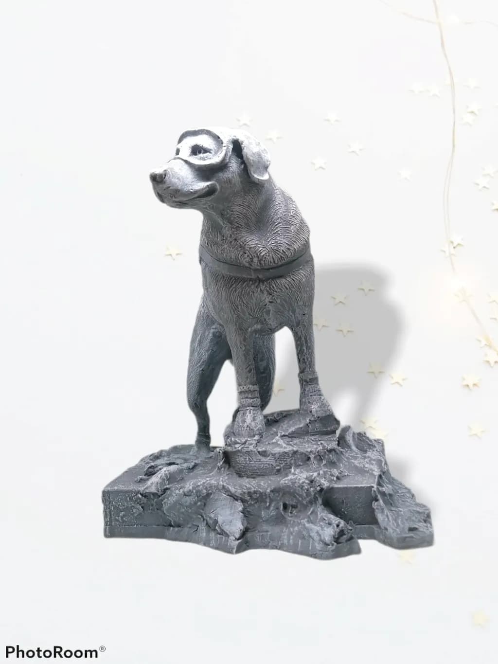 Majestic Canine Guardian: A Sculptural Tribute to Loyalty and Adventure