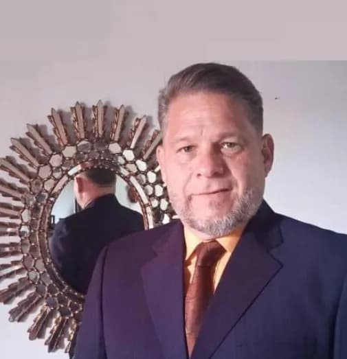Reflections of Confidence: A Portrait in Elegance and Style