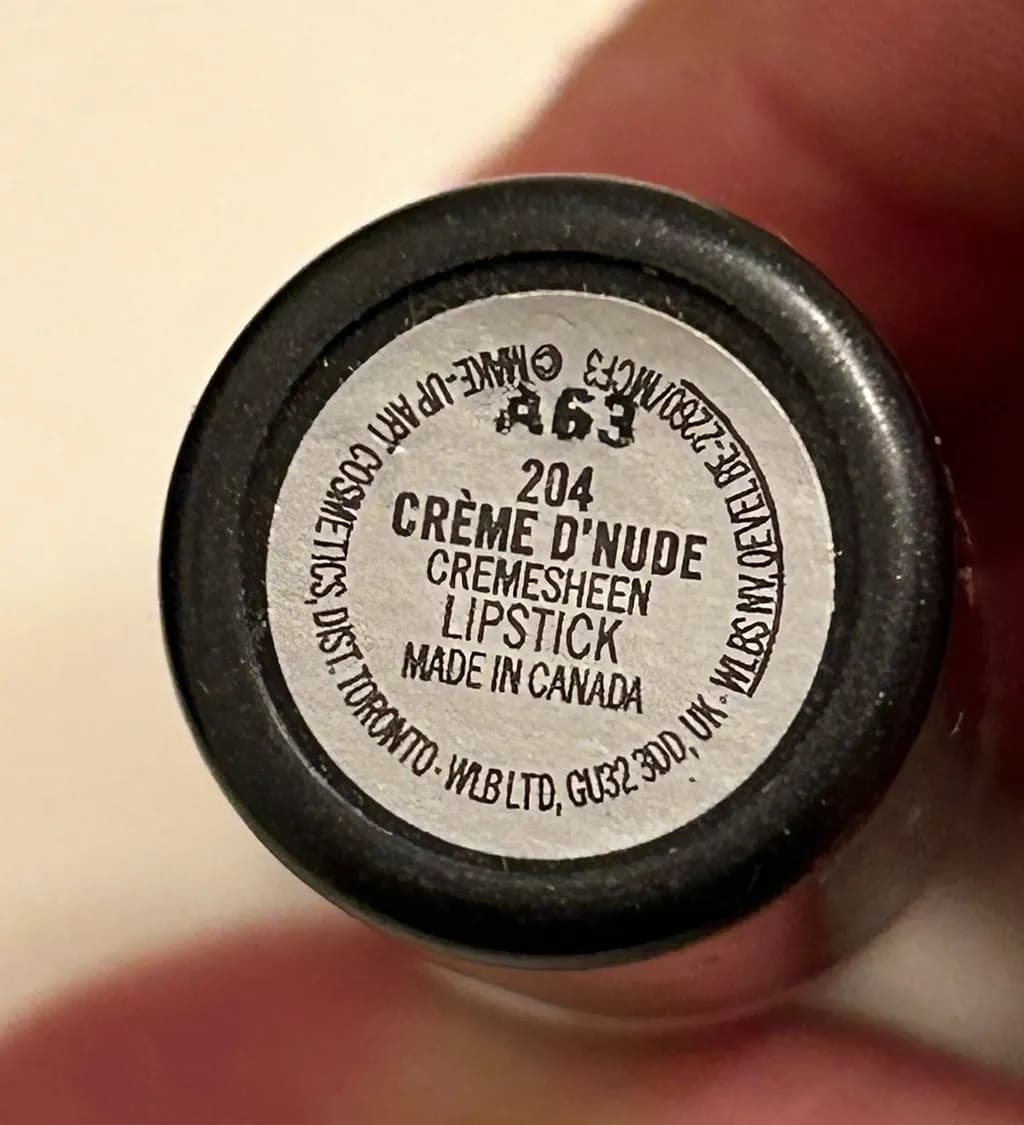 Crème d'Nude: The Perfect Balance of Elegance and Everyday Glamour in a Luxurious Lipstick