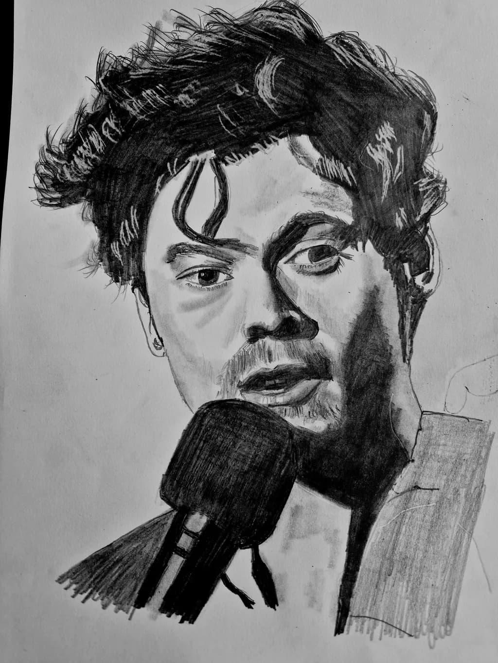 Expressive Monochrome Portrait: The Voice Behind the Microphone