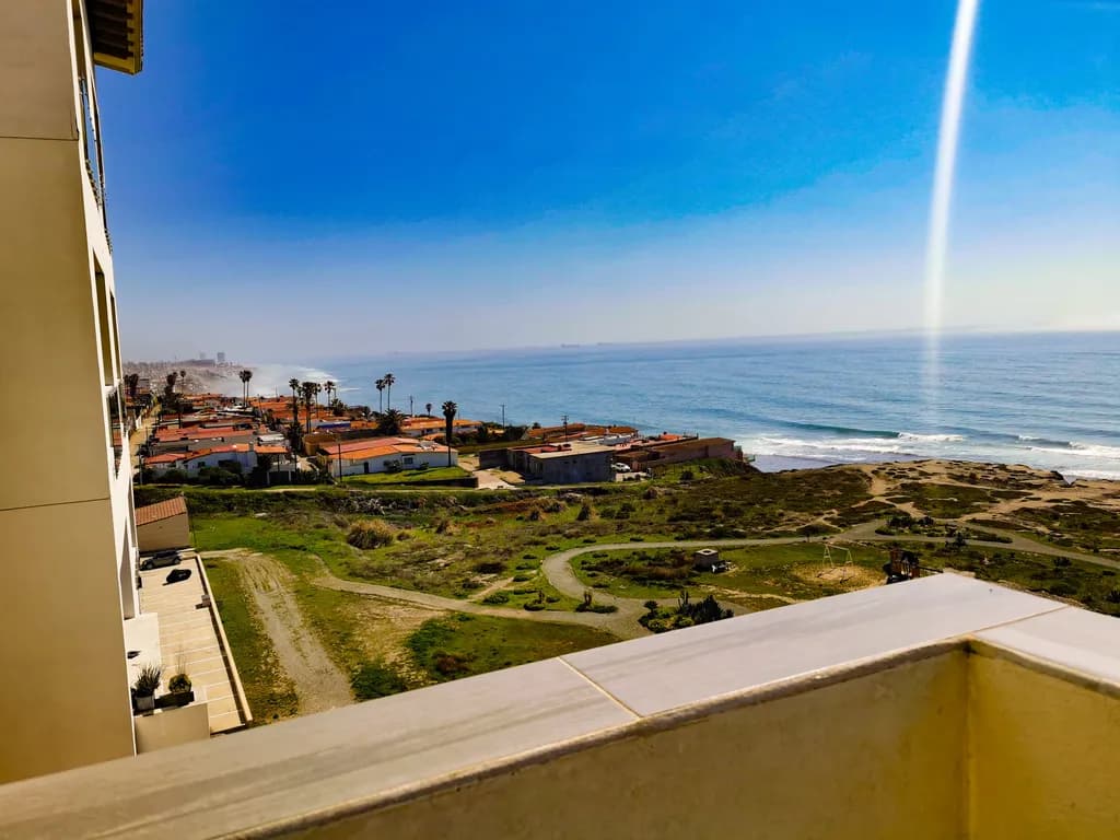 Coastal Serenity: A Breathtaking View of Ocean and Shoreline Bliss