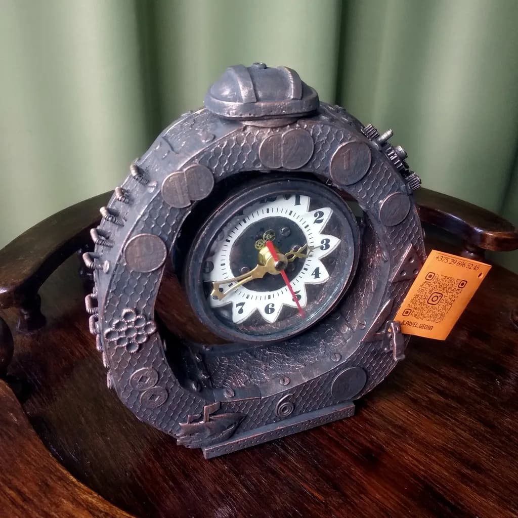 Time's Irony: A Whimsical Clock That Defies the Ordinary