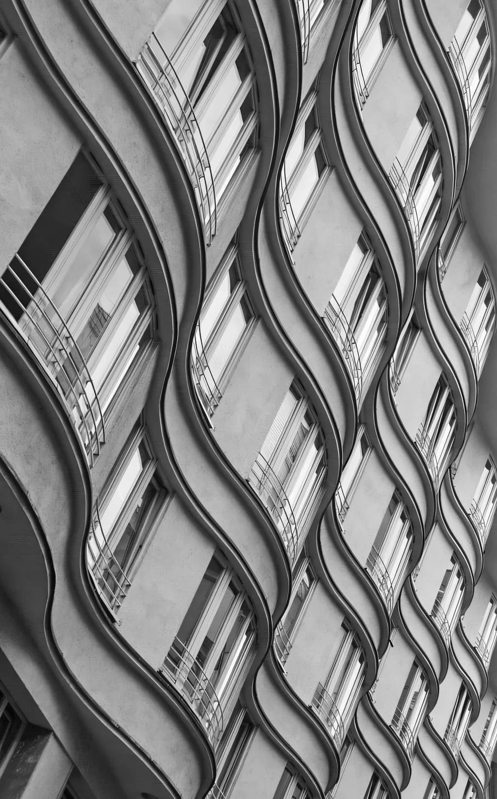 Waves, Passauerstrasse, Berlin