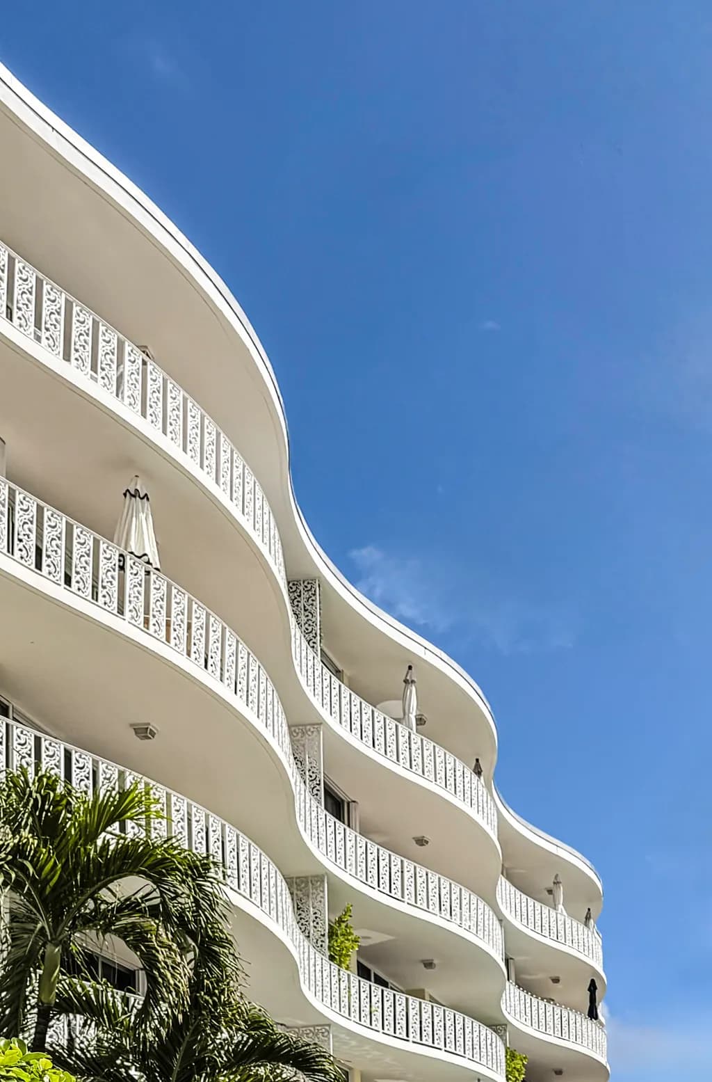 Waves at Melbourne Place, Palm Beach