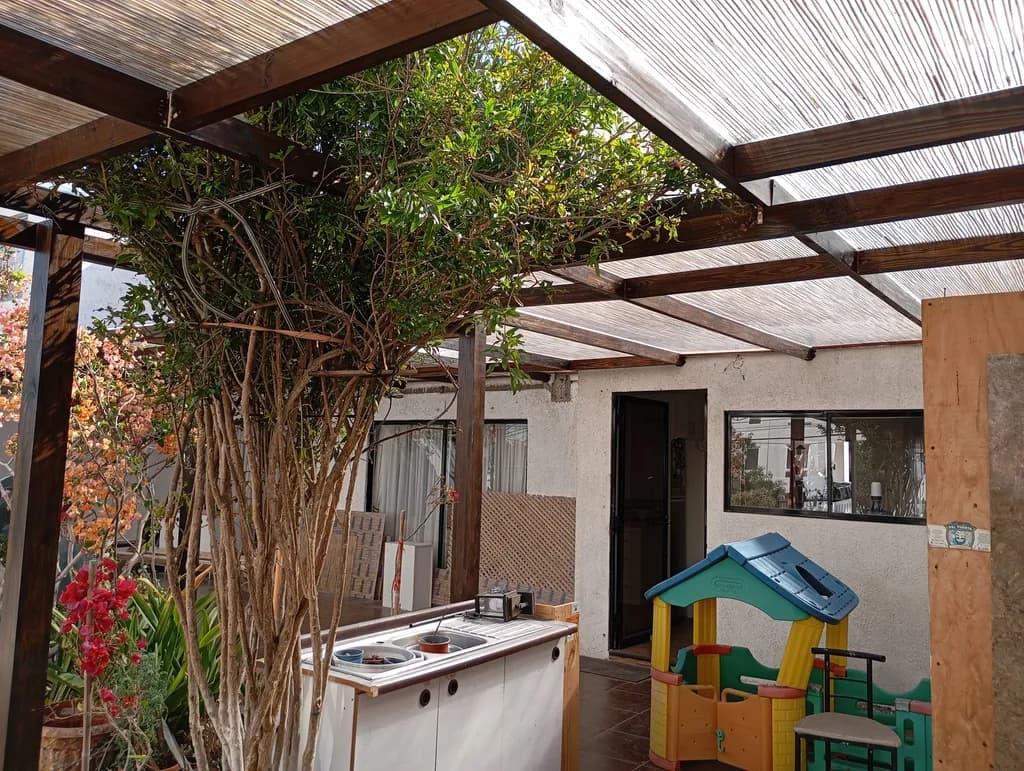 Serene Outdoor Retreat: Embracing Nature in a Cozy Kitchen Patio Playhouse