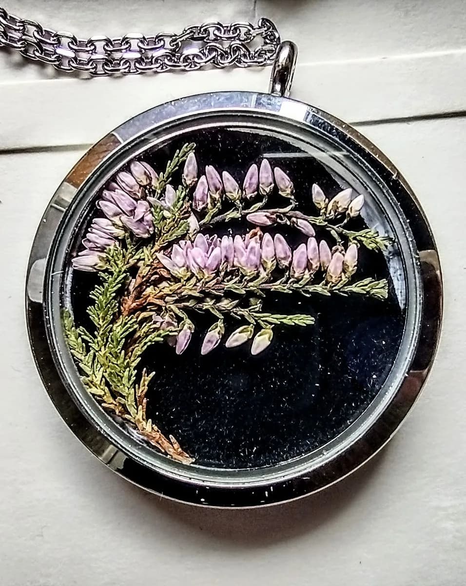 Whispers of Nature: Delicate Floral Pendant in Resin with Lavender Hues